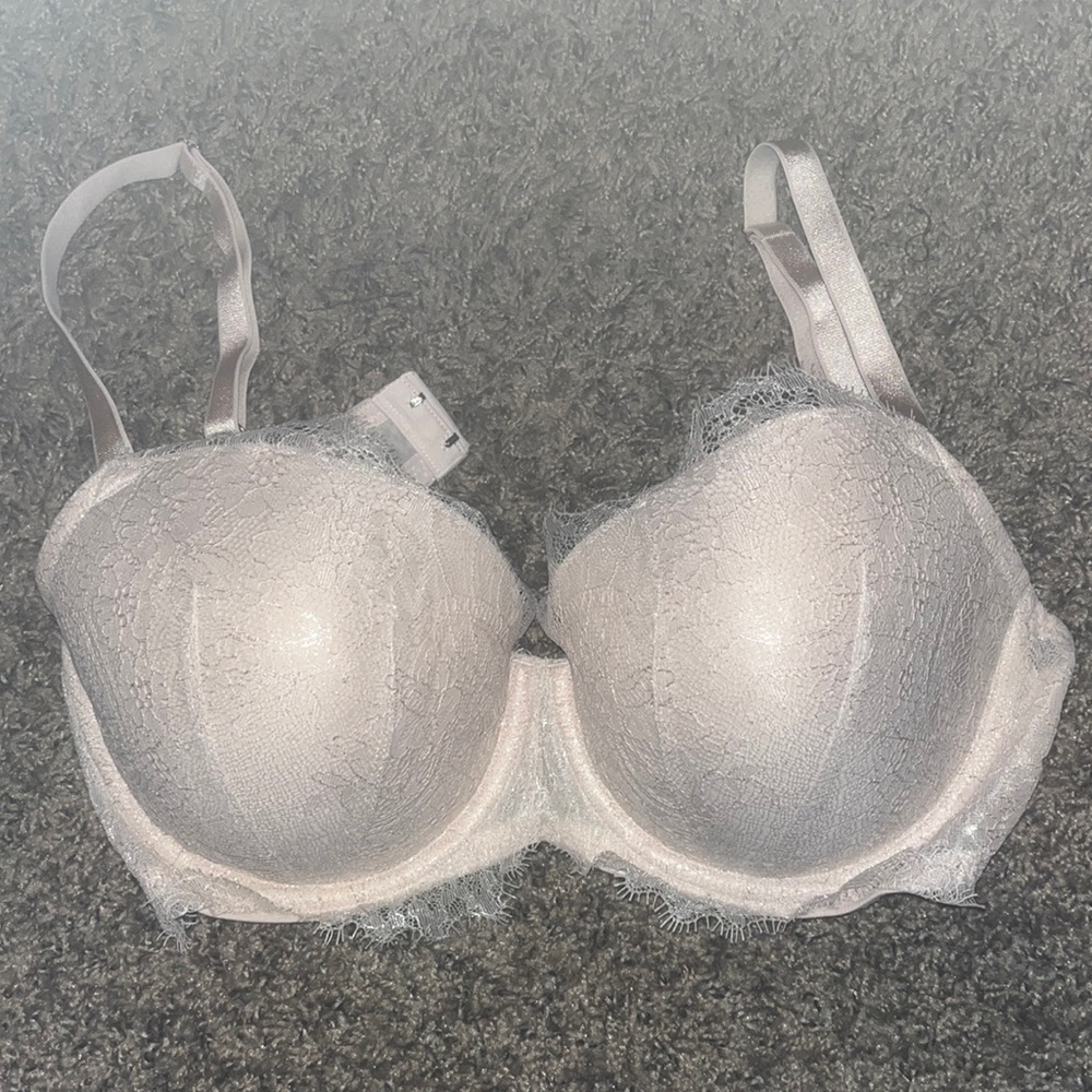 Victoria’s Secret Blush Lace Bra